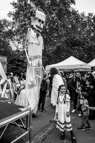Des photographies en couleur, où les gens sont magnifiés par la lumière chaude du soleil