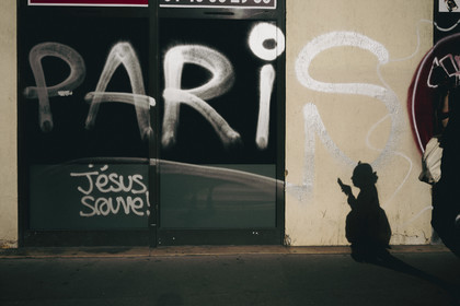 Des photographies en couleur, où les gens sont magnifiés par la lumière chaude du soleil