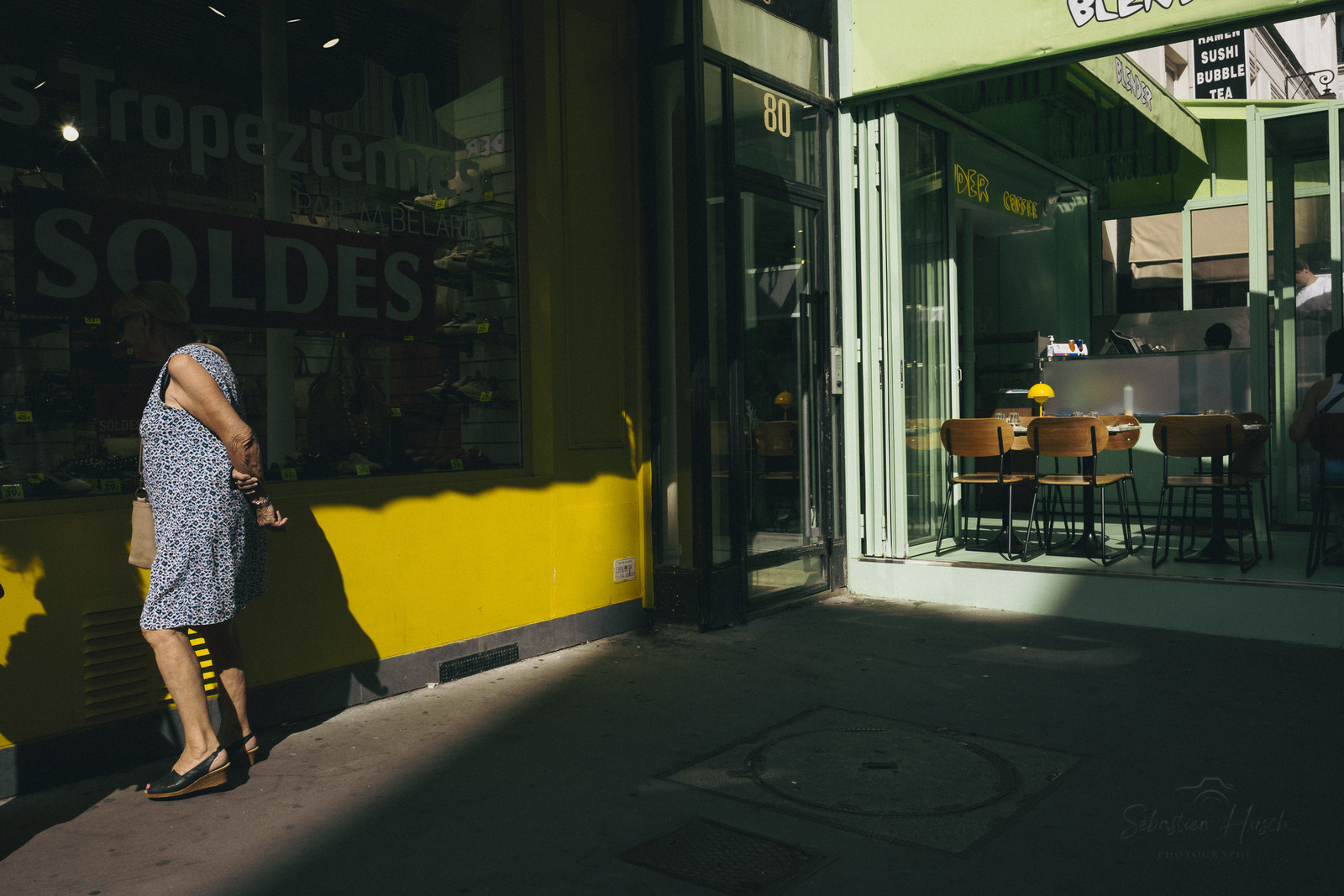 Des photographies en couleur, où les gens sont magnifiés par la lumière chaude du soleil