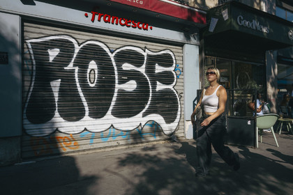 Des photographies en couleur, où les gens sont magnifiés par la lumière chaude du soleil