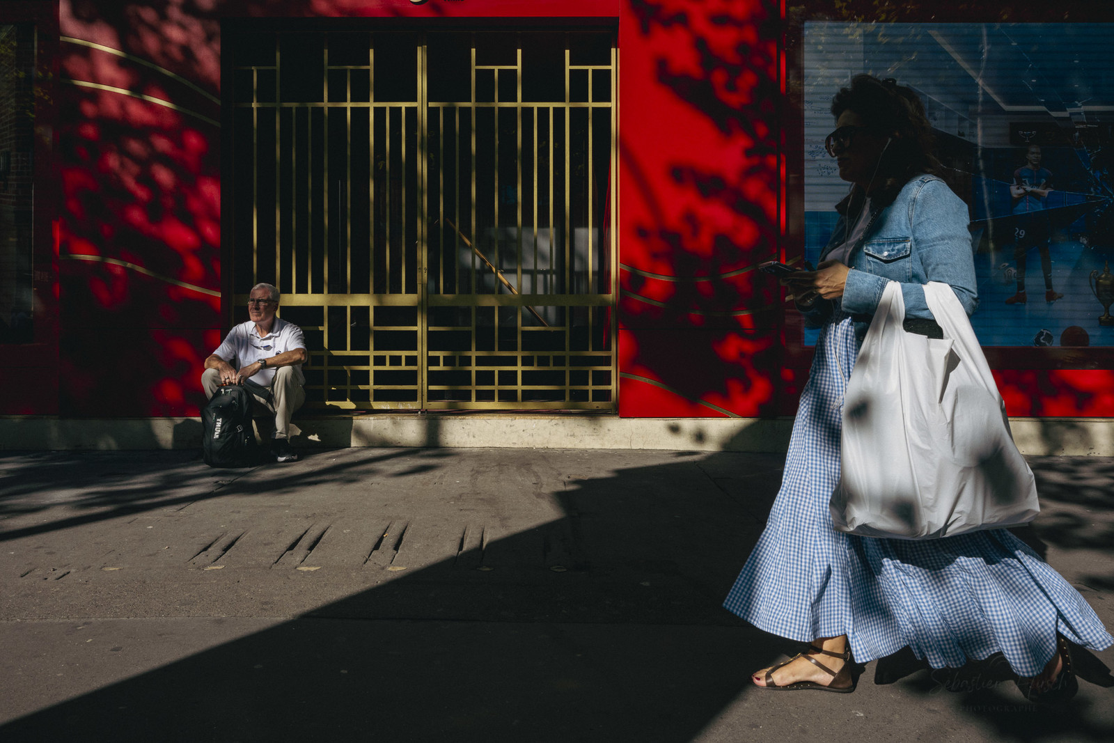Des photographies en couleur, où les gens sont magnifiés par la lumière chaude du soleil
